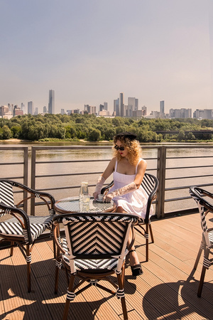 Krzesło CAFE AZURE biały / czarny